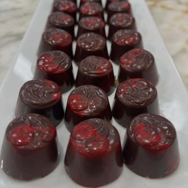 🌟 Truffle Feature 🌟 The Cherry Cordial 🍒
Our booziest truffle and one of our top sellers, the Cherry Cordial will both melt in your mouth and fill it with a full cocktail! With its brandies cherry in the center and liquid fondant wrapped in rich dark chocolate, it is bound to please your tastebuds!
#cherrycordial #stargazerfinechocolatesandcoffeebar #denverchocolate #artisanalchocolate #denvershop