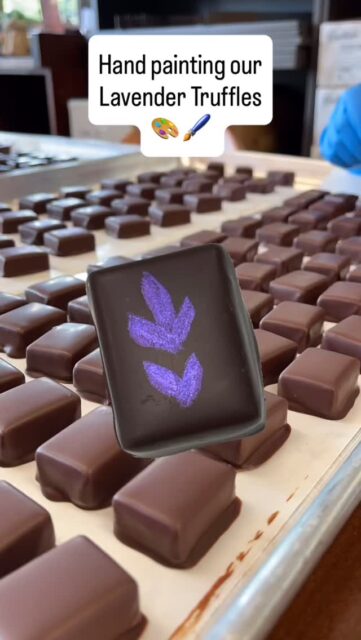 🌟 Truffle Feature 🌟 The Lavender 🟣
Stop on by to enjoy this delicious treat made with a dark chocolate ganache infused with dried lavender flowers and wrapped with dark chocolate.
QotD- have you tried this truffle?
#stargazerfinechocolates #lavendertruffle #lavender #denverchocolate #chocolate