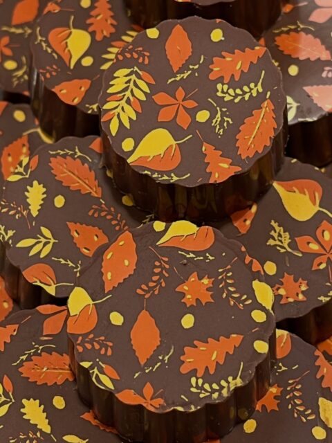 π Happy Autumn! π
Our Amaretto Truffle is disguising its self as a Fallmaretto! Same great taste, fun Autumn design.
Come and get one while they are around!
#stargazerfinechocolates #denverchocolate #amaretto #falltruffles #chocolateshop